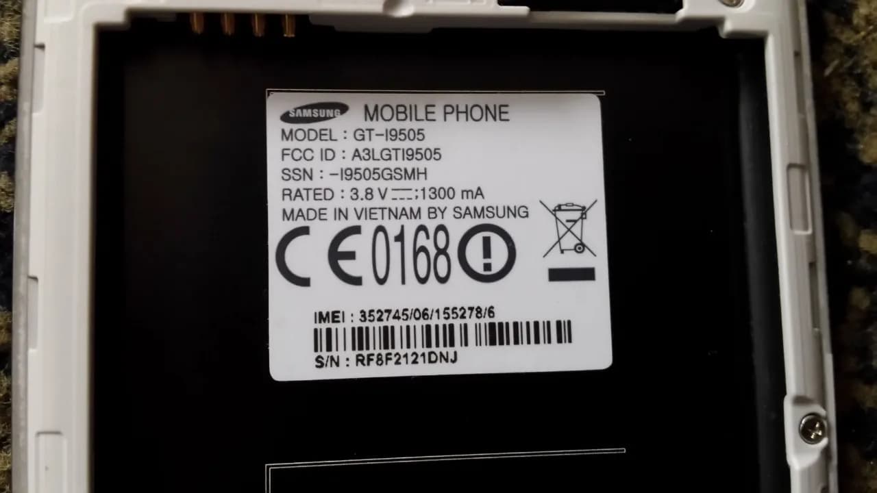 Samsung Galaxy S4 cu display-ul spart – fotografia 6 din 8