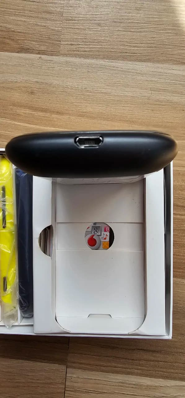 Vodafone Smart Mini II v860, nou,cu foliile pe el – fotografia 6 din 7