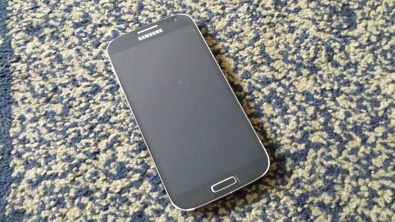 Samsung Galaxy S4 cu display-ul spart – fotografia 7 din 8