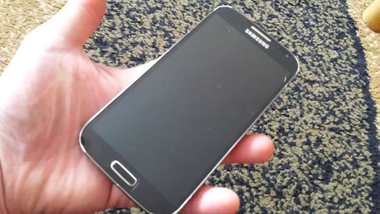 Samsung Galaxy S4 cu display-ul spart – Vatra Dornei, Suceava – Telefoane