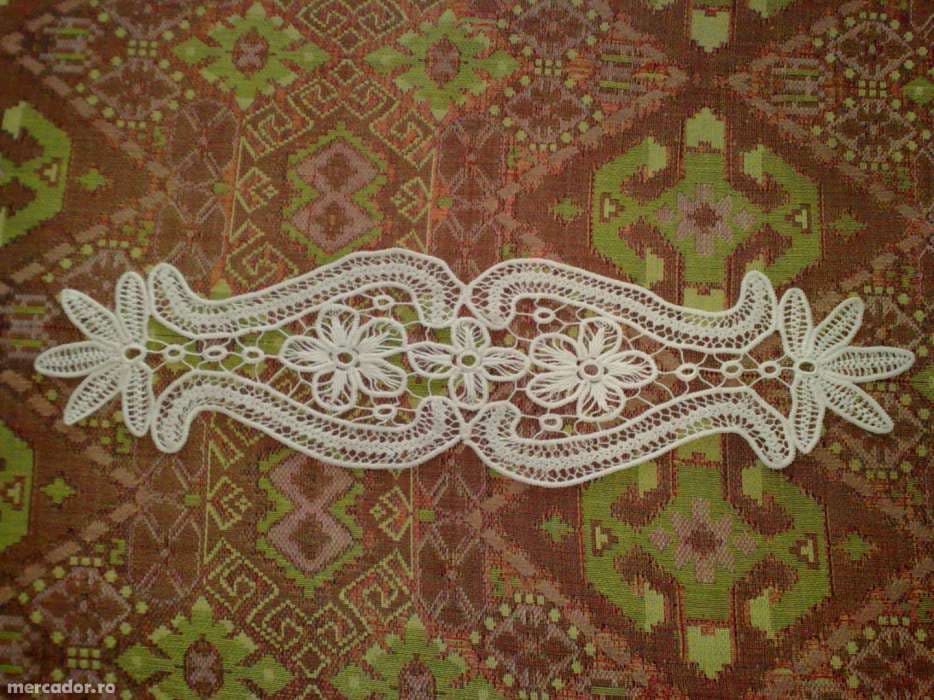 Vand fete de masa si mileuri din macrame culorile alb si crem – fotografia 5 din 5