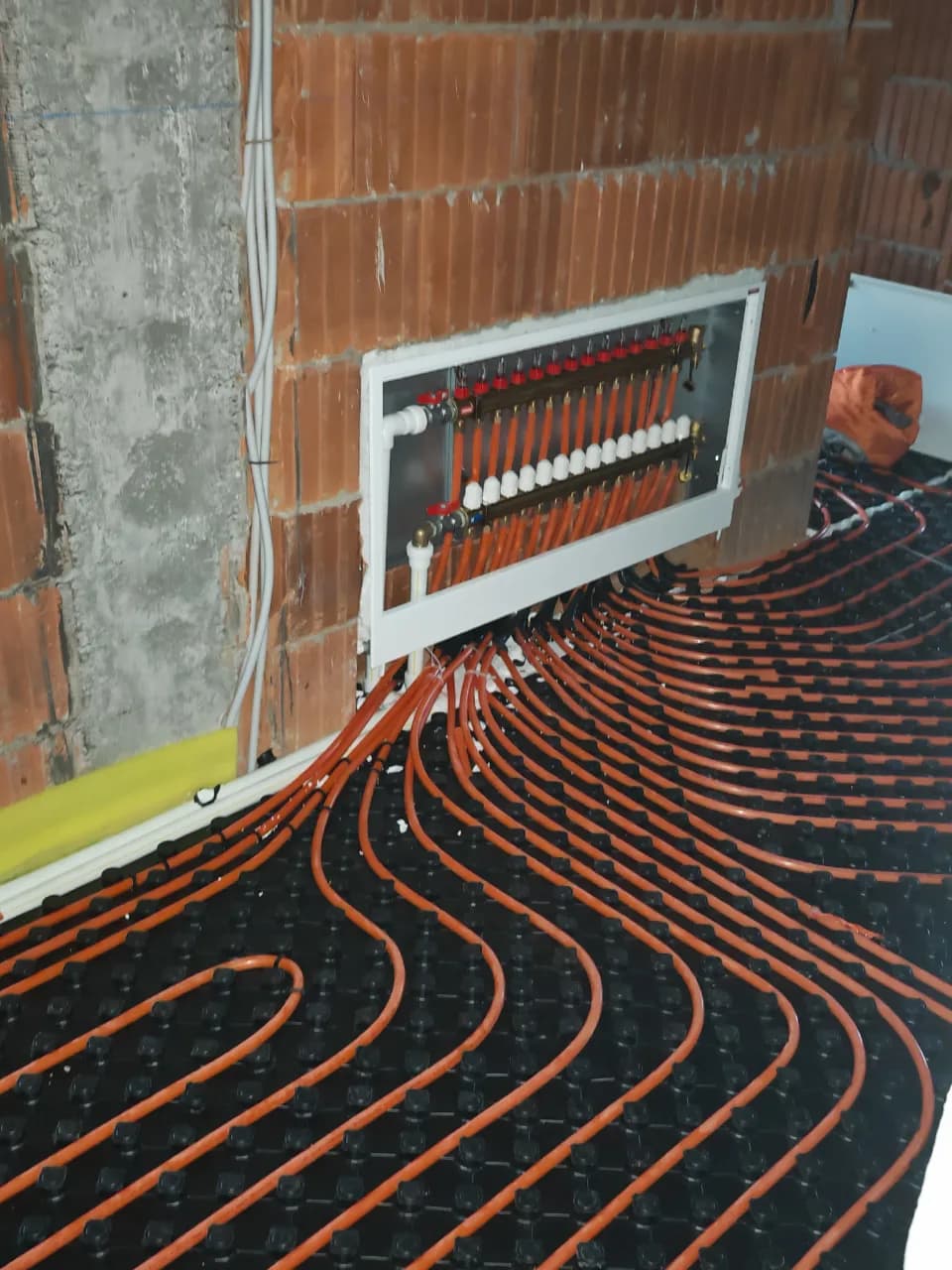 executam instalații termice sanitare montaj pompe de caldura – fotografia 4 din 8