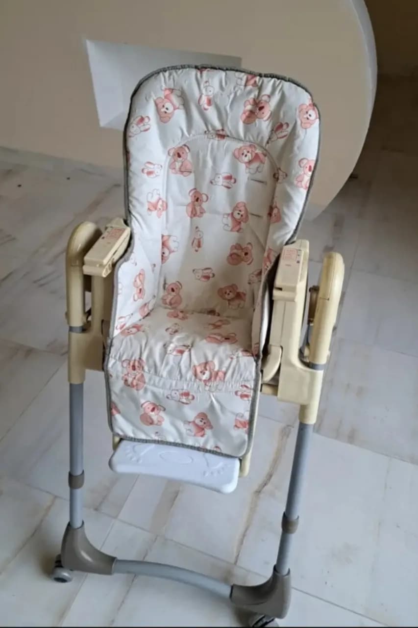 Scaun cu măsuță de mancat – fotografia 5 din 5
