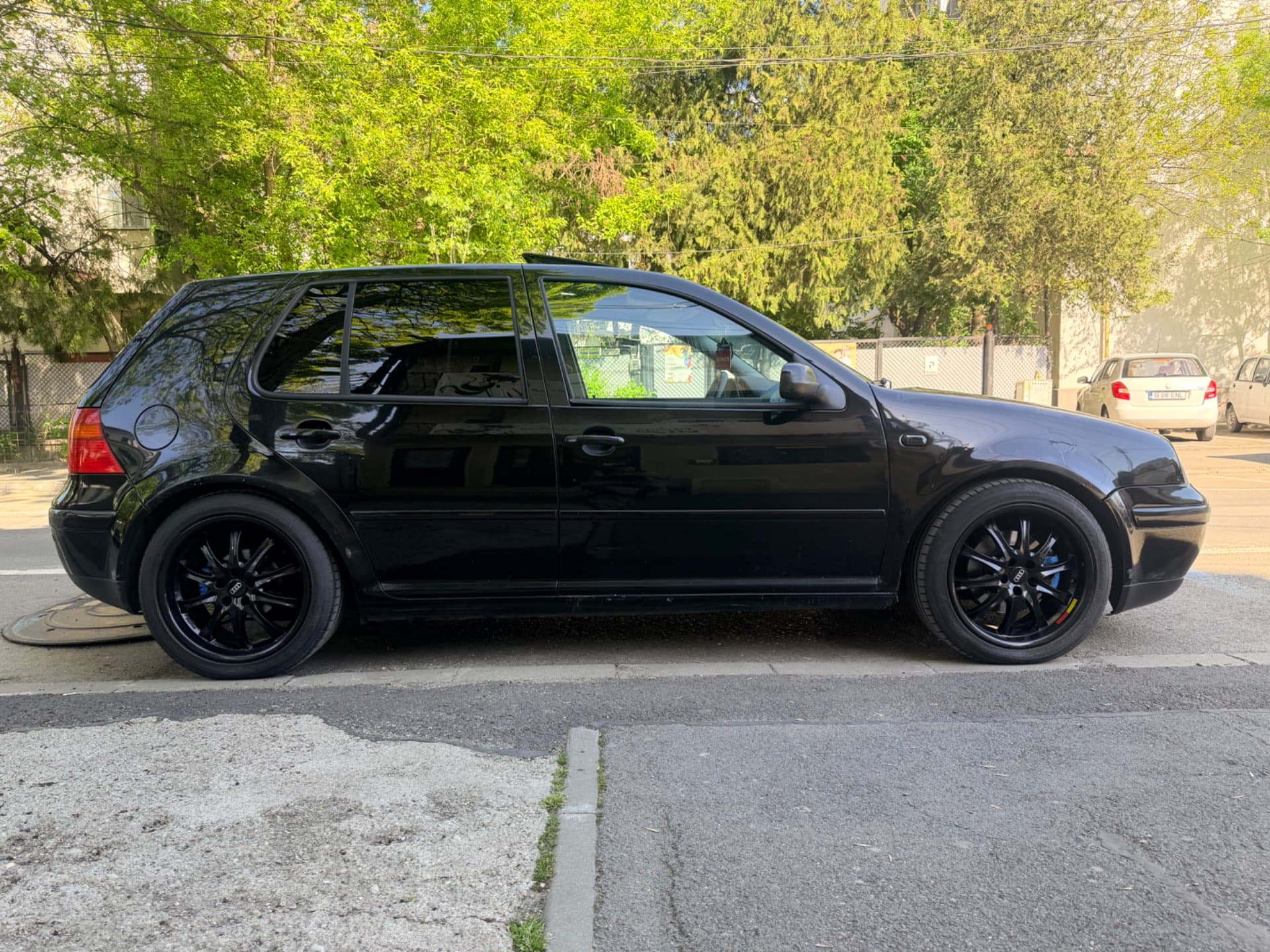 VW Golf 4 1.6 FSI 2003 – fotografia 5 din 8