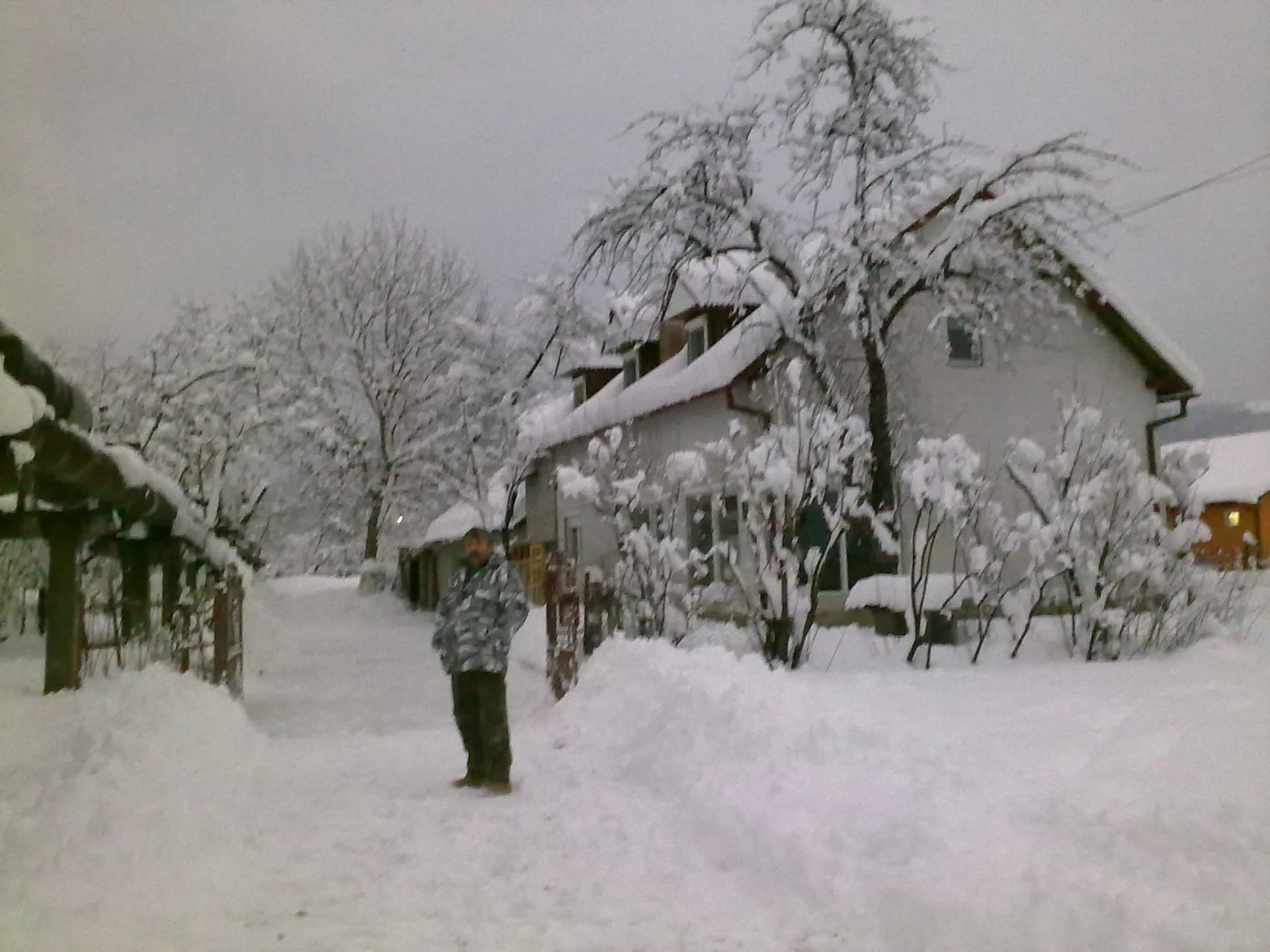 Casă de locuit cu spații de închiriat în scop turistic – fotografia 2 din 8