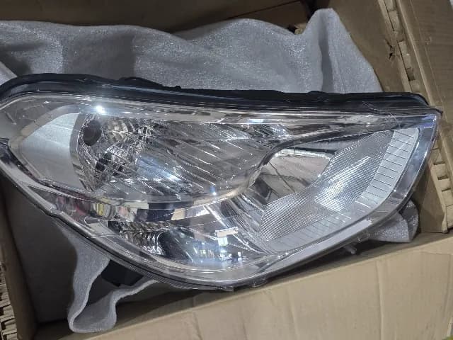 Far dreapta Dacia Lodgy Dokker H4 Halogen Valeo