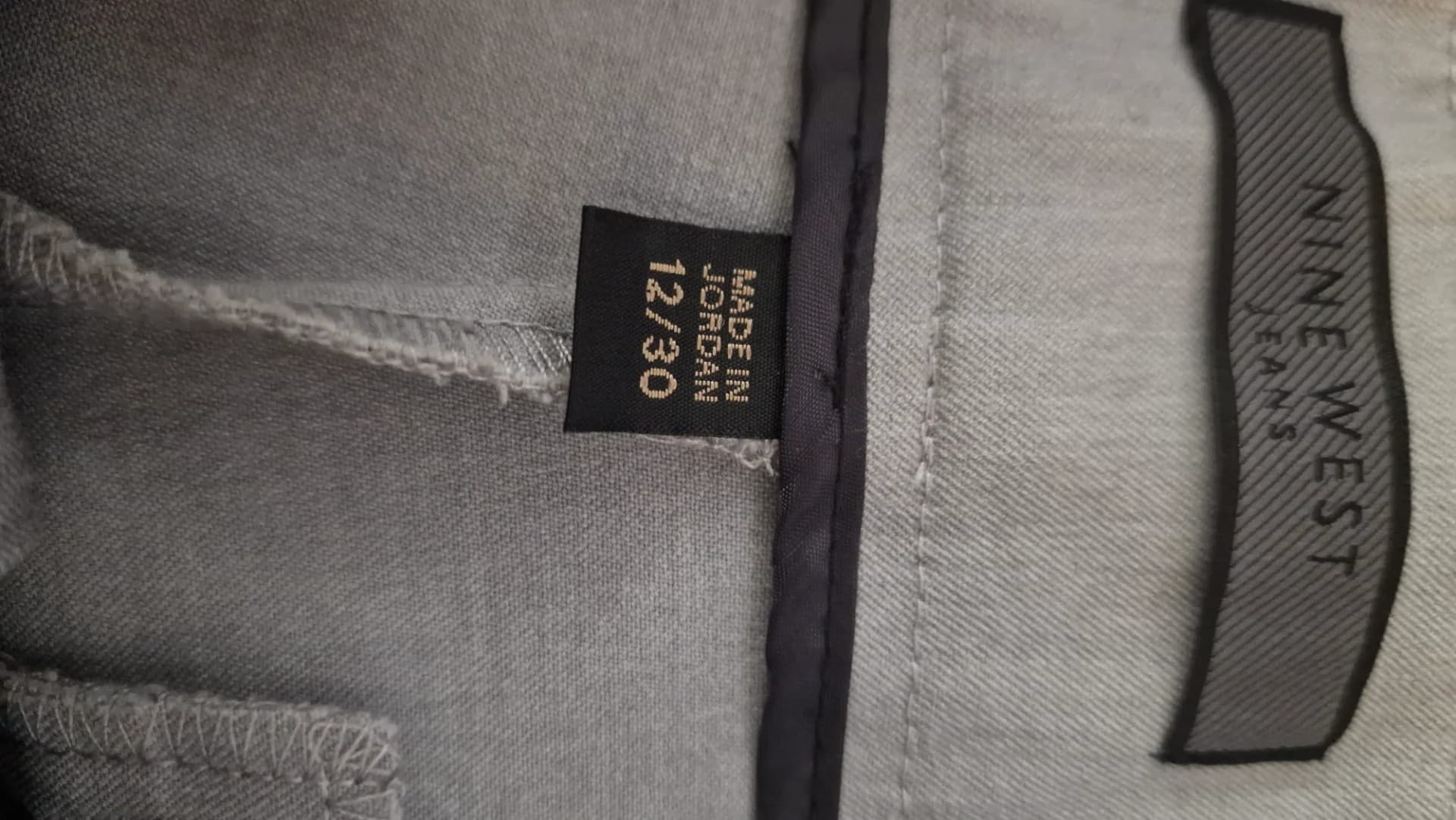 Nine West Jeans - pantaloni dama gri mărimea 12/30, fabricați în Iordania. – fotografia 2 din 5
