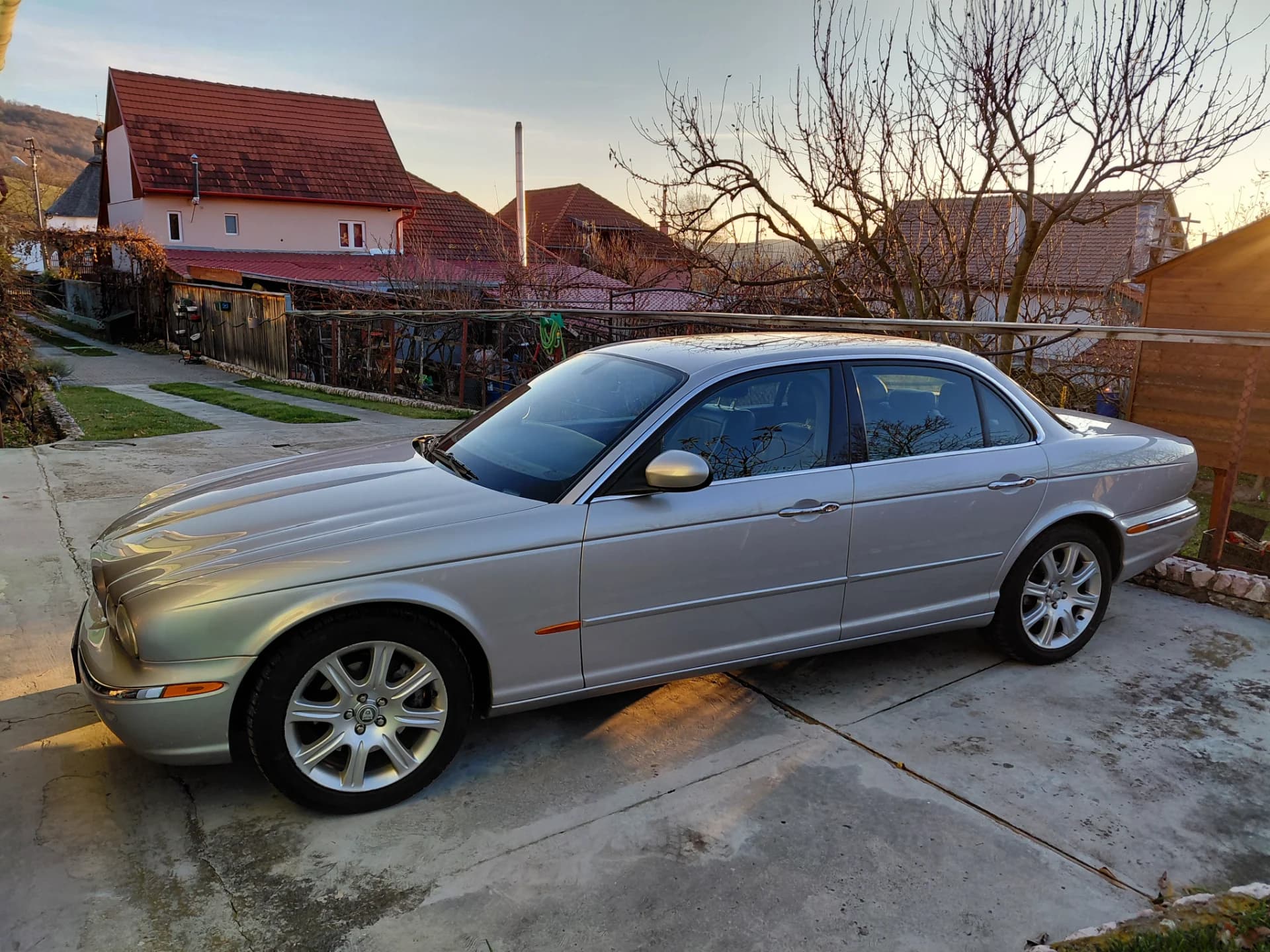 Jaguar XJ6 Sport – fotografia 2 din 6