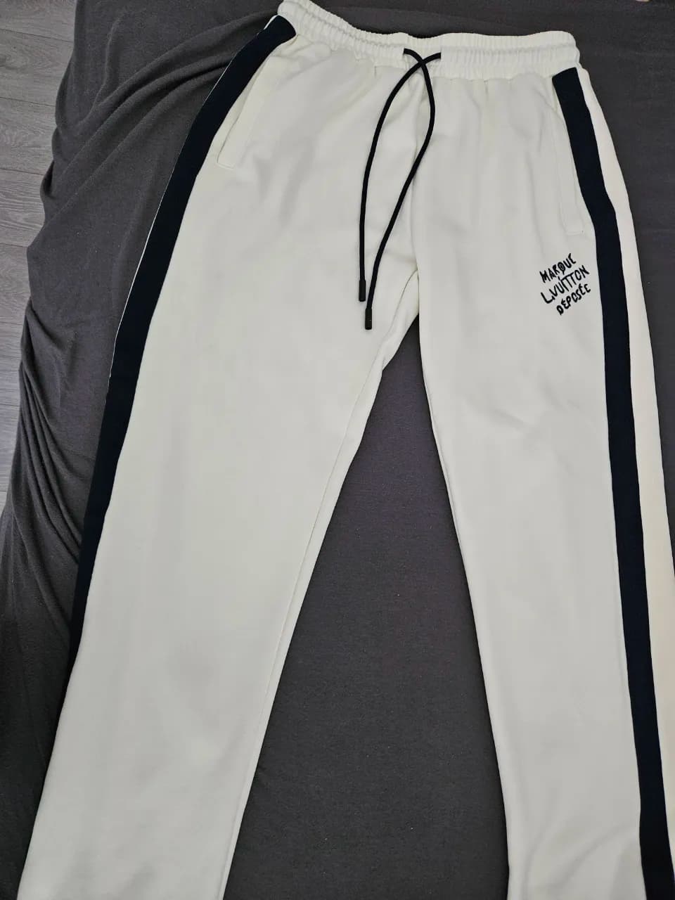Pantaloni firmă – fotografia 3 din 8