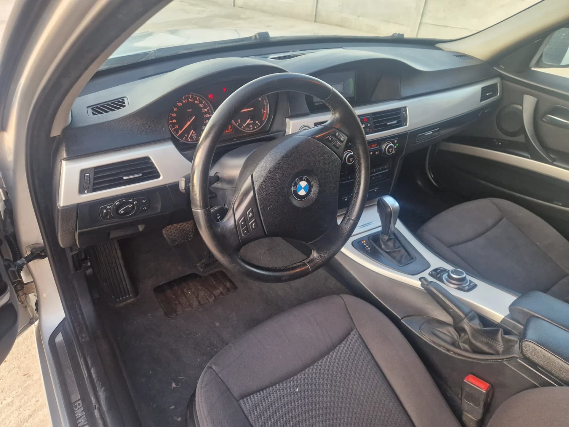 BMW  e91 177 cai automata – fotografia 5 din 6