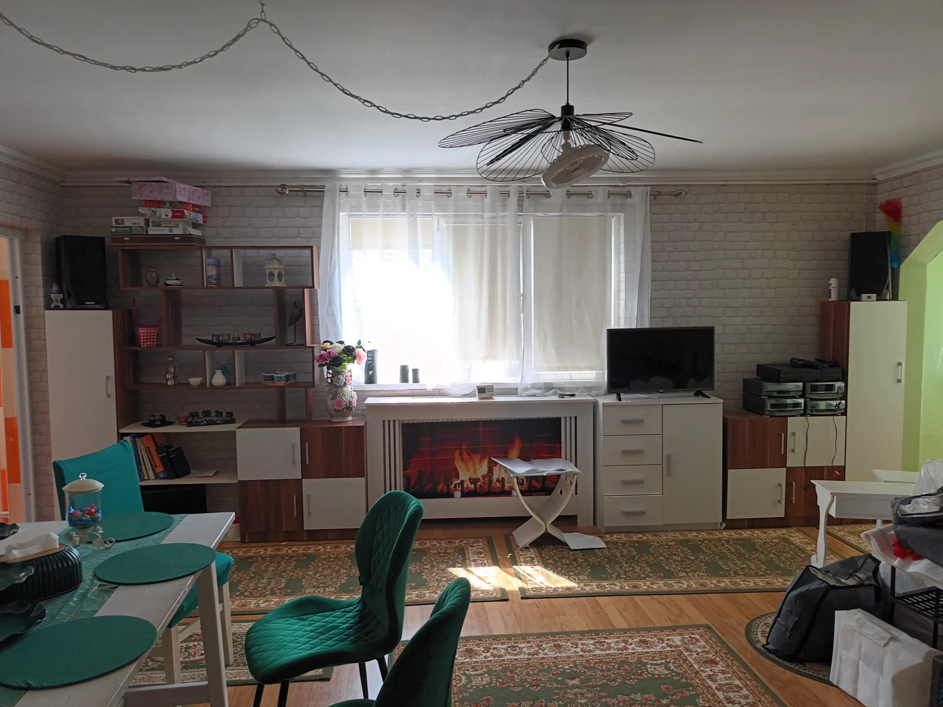 Casa de vânzare localitatea Lumina  Constanța.  116m construcție, 258m teren. Se vinde utilată,mobilată.   2dormitoare, living ,magazie,120 000 euro n – fotografia 8 din 8