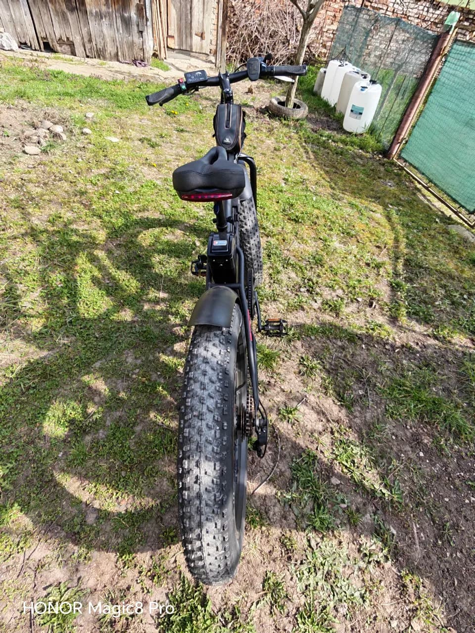 Bicicleta electrica Fat Bike neagră – fotografia 2 din 7
