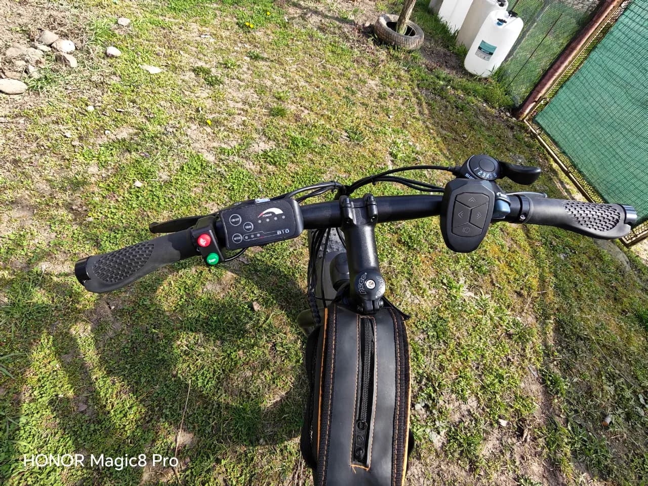 Bicicleta electrica Fat Bike neagră – fotografia 3 din 7