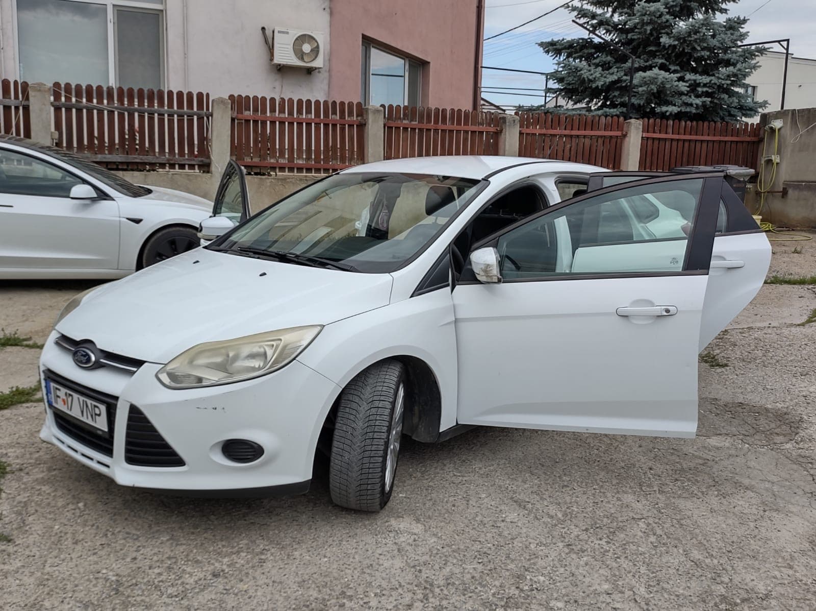 Ford Focus 2012 – fotografia 2 din 8