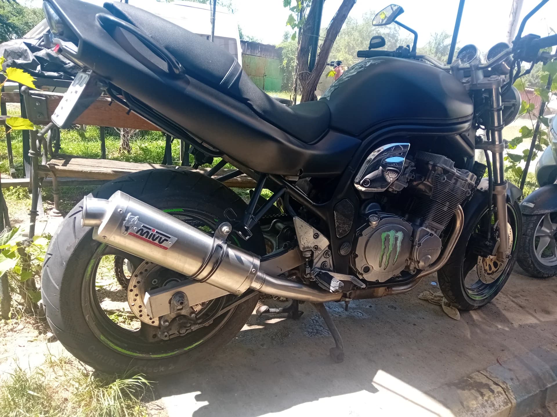 Suzuki GSF600 57kw motorul functioneaza foarte bine – Turceni, Gorj – Motociclete