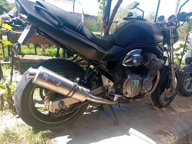 Suzuki GSF600 57kw motorul functioneaza foarte bine