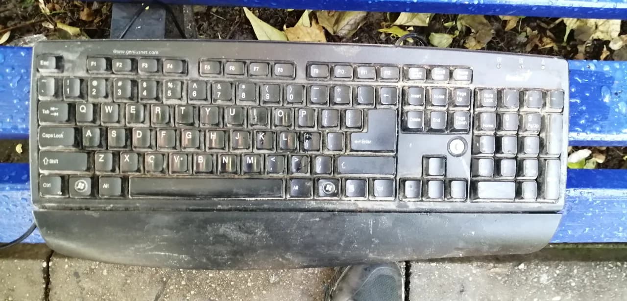 tastatura  de culoare neagra – Sector 3, București – Periferice PC