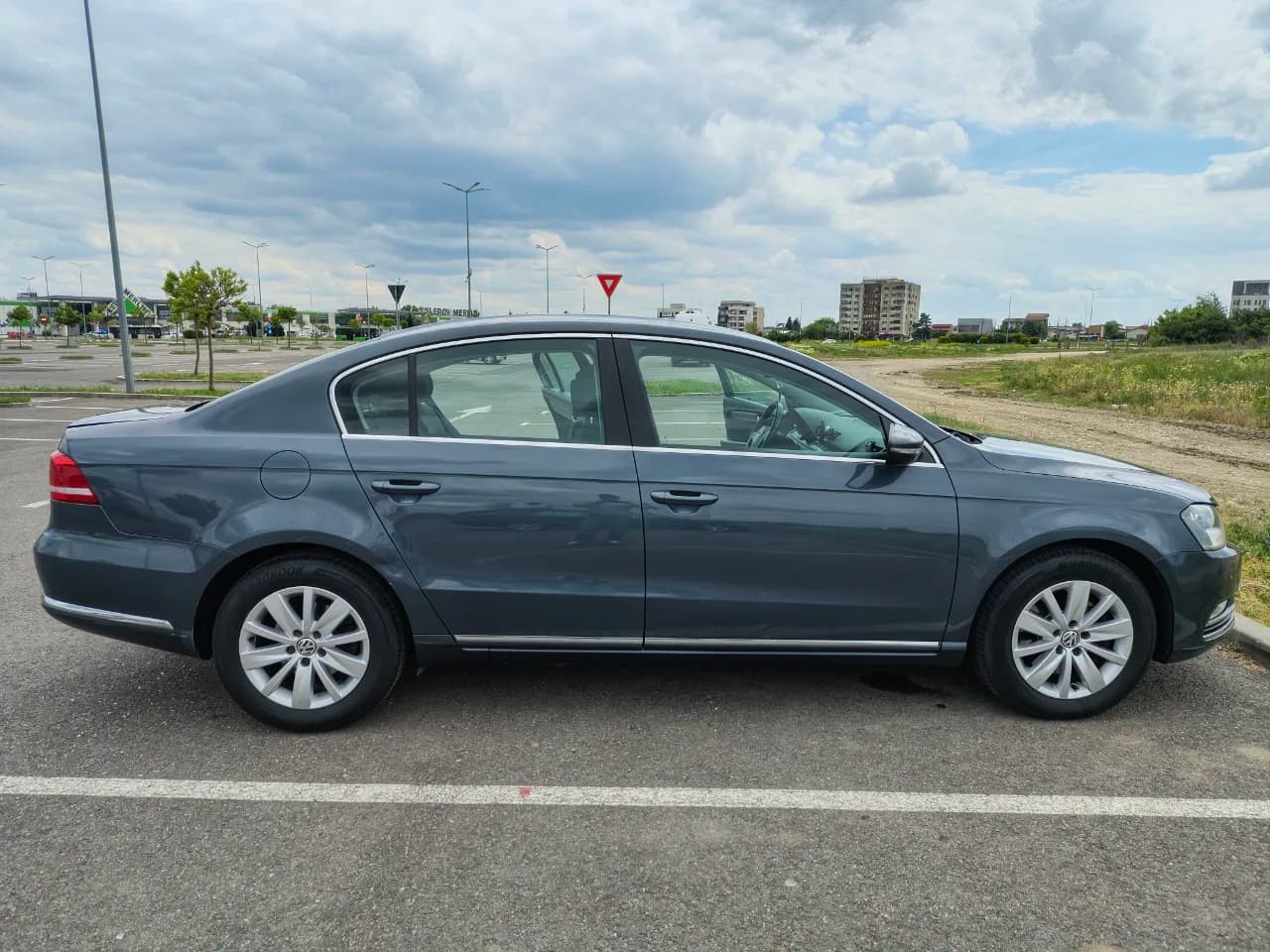 VW Passat 2011.1.6 TDI – fotografia 4 din 8