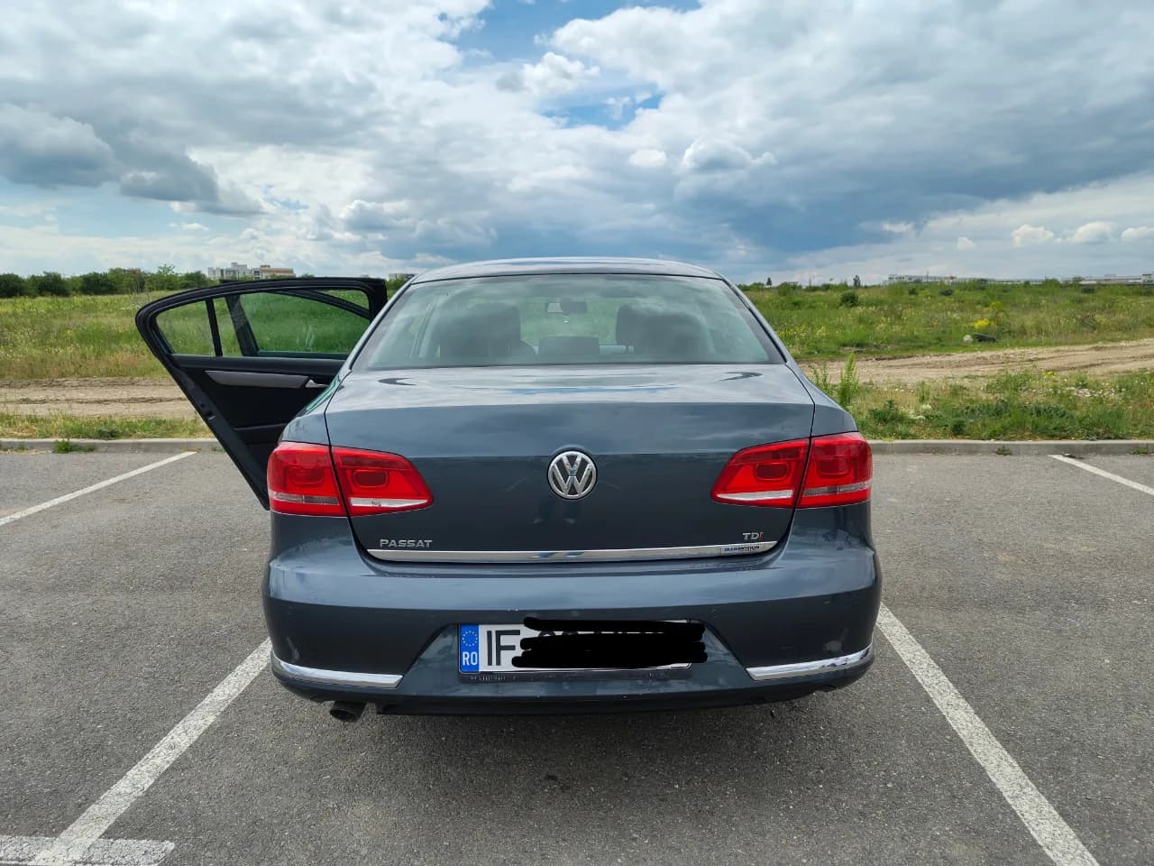 VW Passat 2011.1.6 TDI – fotografia 2 din 8