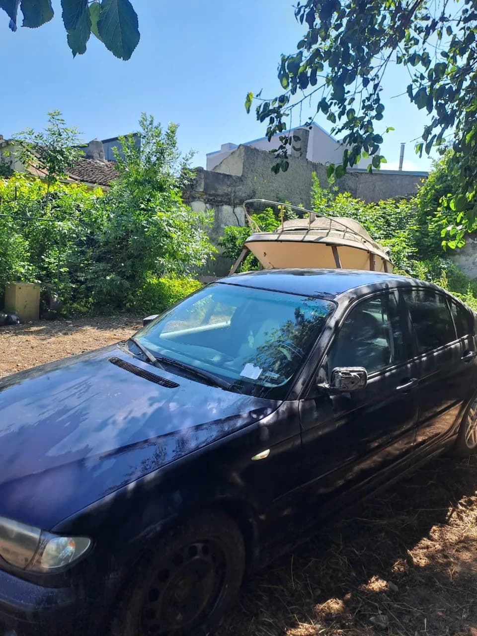 se vinde în vederea dezmembrării BMW 318 benzina  an 2003 – fotografia 4 din 5
