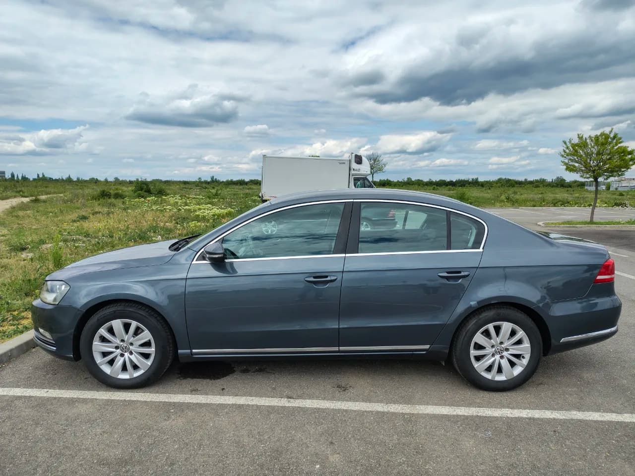 VW Passat 2011.1.6 TDI – fotografia 3 din 8