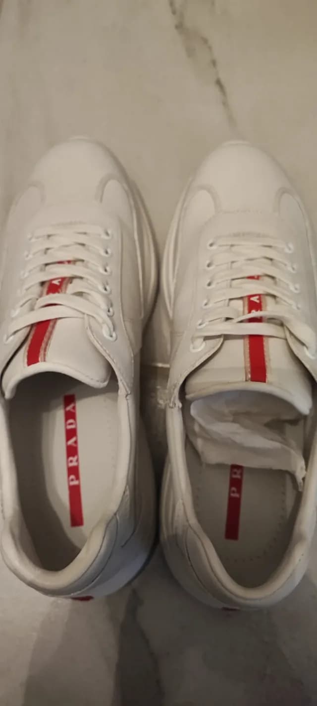 Pantofi sport marca Prada