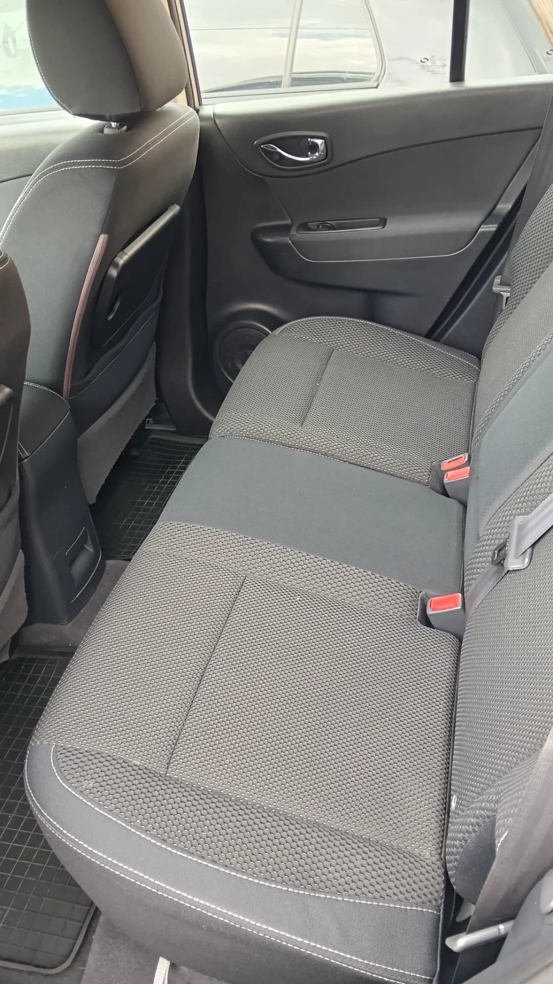 Renault Koleos an 2012 – fotografia 8 din 8