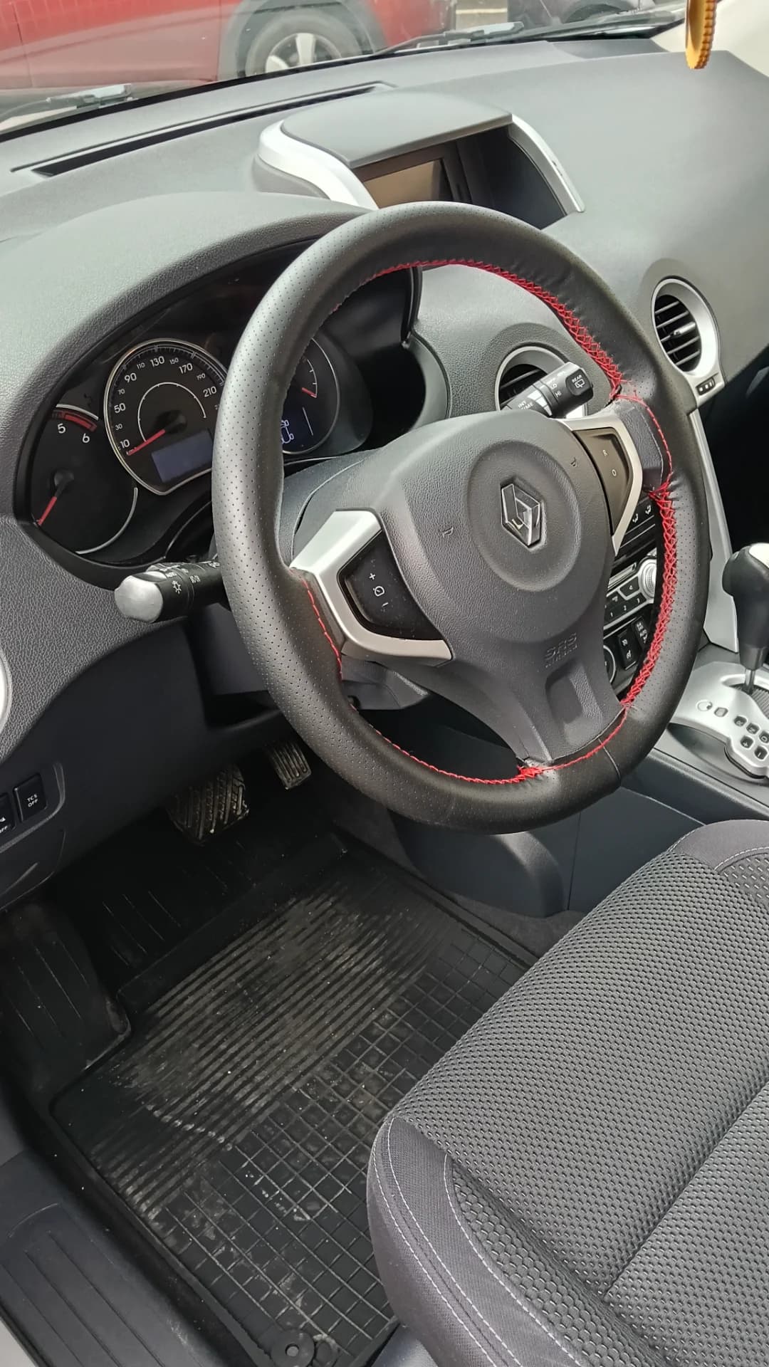 Vând Renault Koleos an 2012 – fotografia 8 din 8