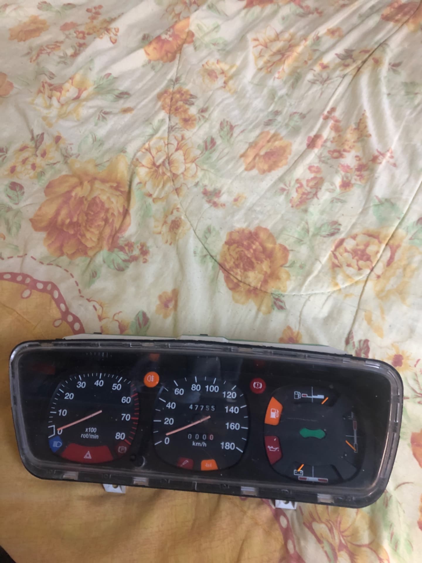 Vind piese auto Dacia ceasuri bord Dacia fabricație 2004 si set motor Dacia 1300 – Dobreni, Neamț – Alte anunțuri