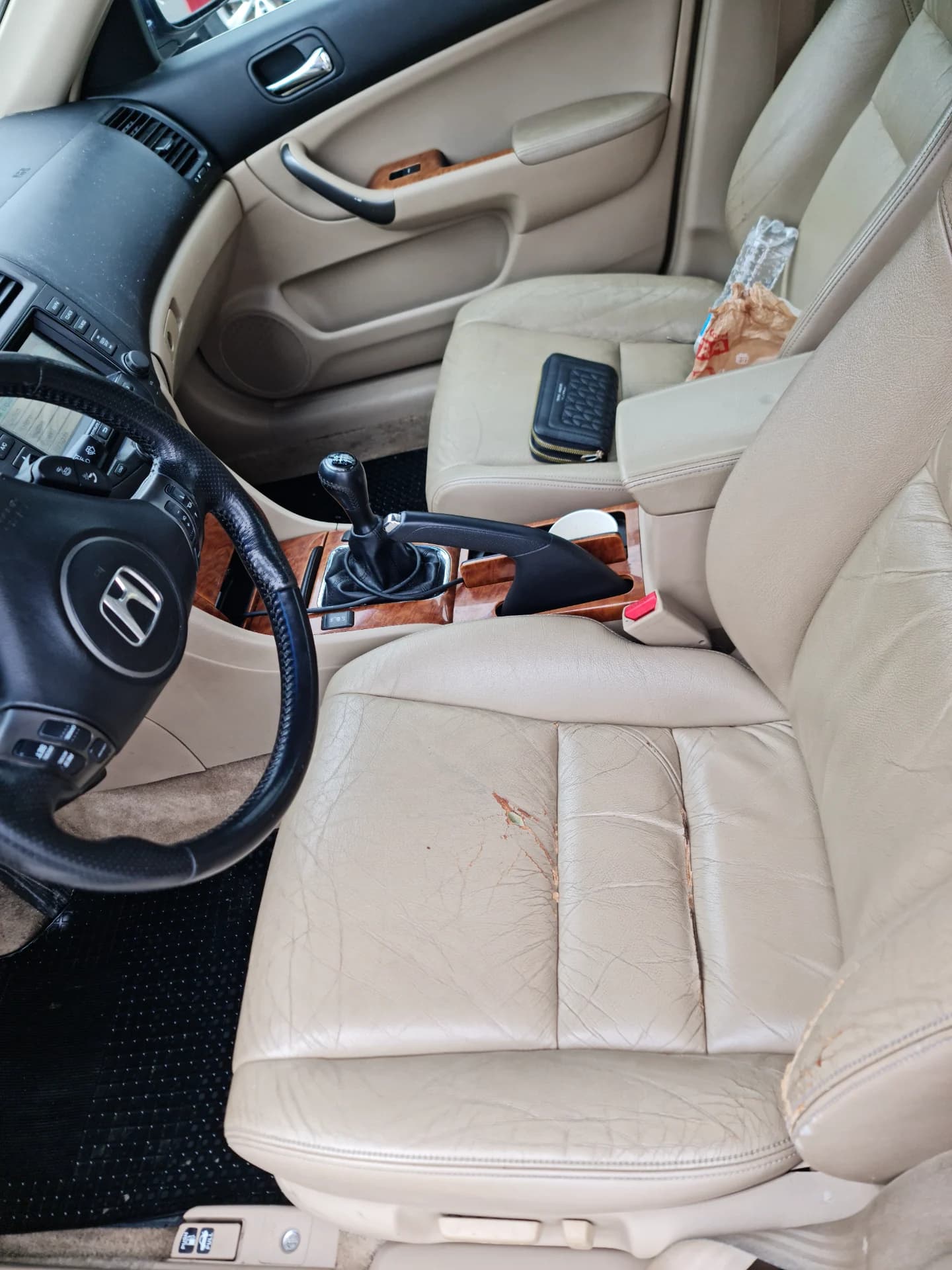 Vând Honda Accord 2.2 diesel, 2006 – fotografia 4 din 6