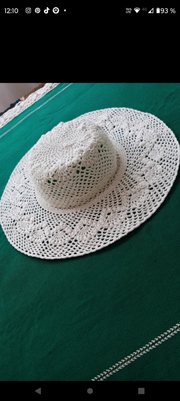 Pălărie croșetată – fotografia 3 din 8
