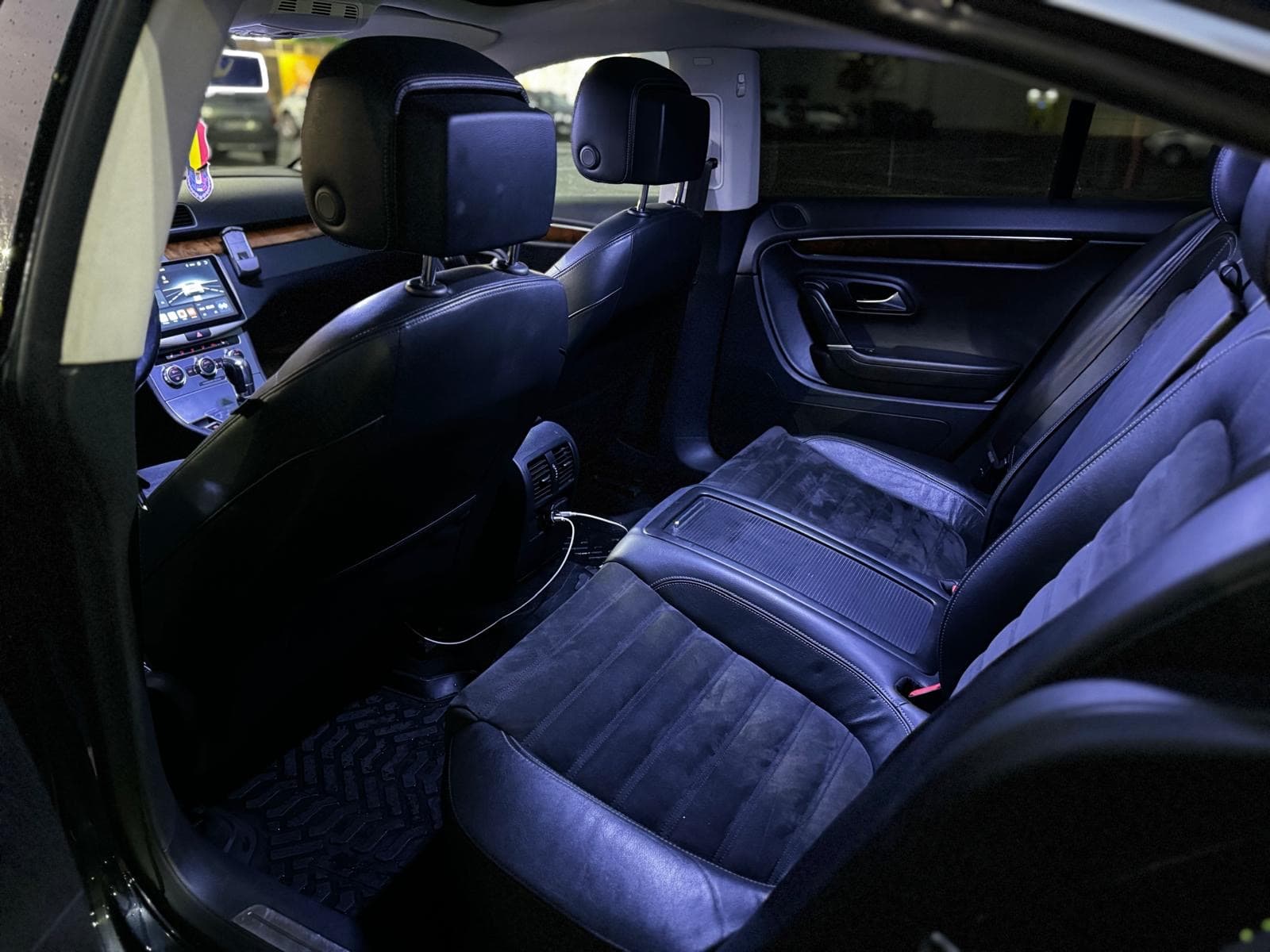 Vând/Schimb cu SUV Volkswagen CC 2012 – 2.0 TDI (140 CP) – Automată DSG 6+1 – Euro 5 – Proprietar – fotografia 4 din 8