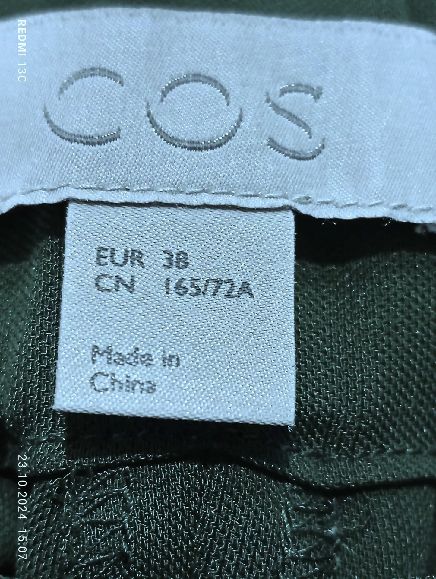 Pantalonii COS verzi matasosi de vara – fotografia 6 din 8