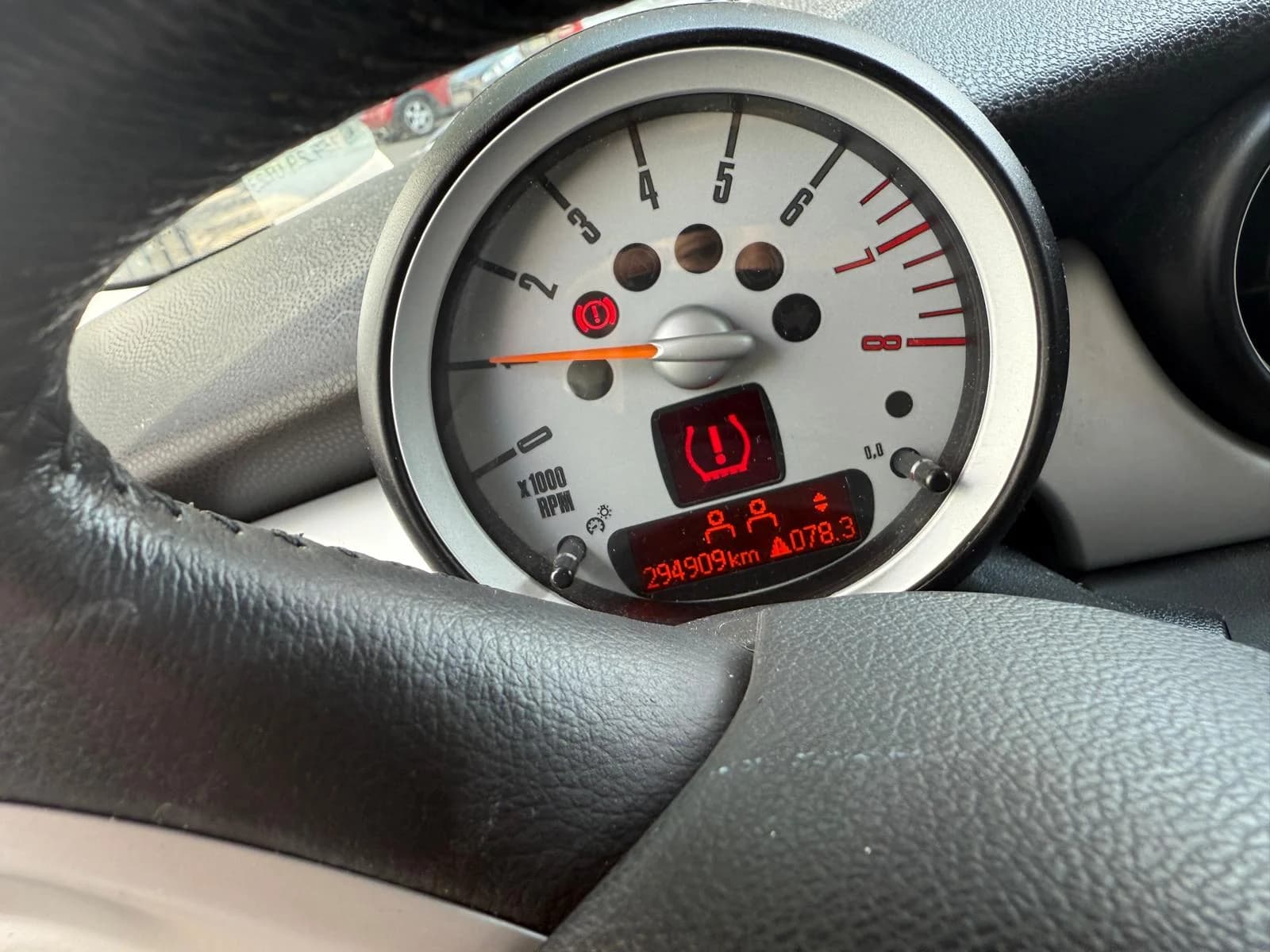 Masina auto minicooper – fotografia 5 din 8