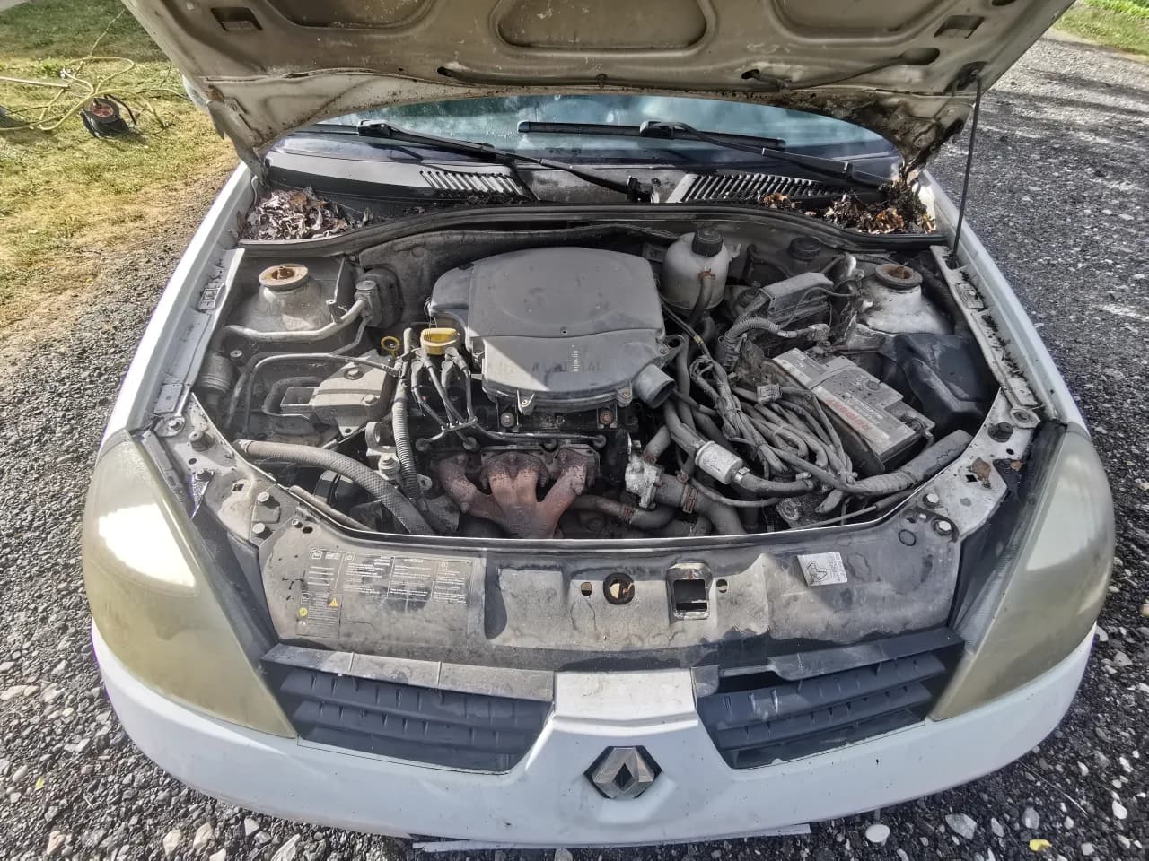 Renault clio 1 4 benzina an 2007 – fotografia 5 din 7