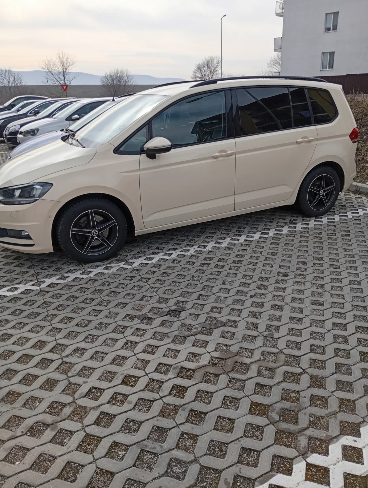 Vând sau schimb Touran 2018 – fotografia 6 din 7