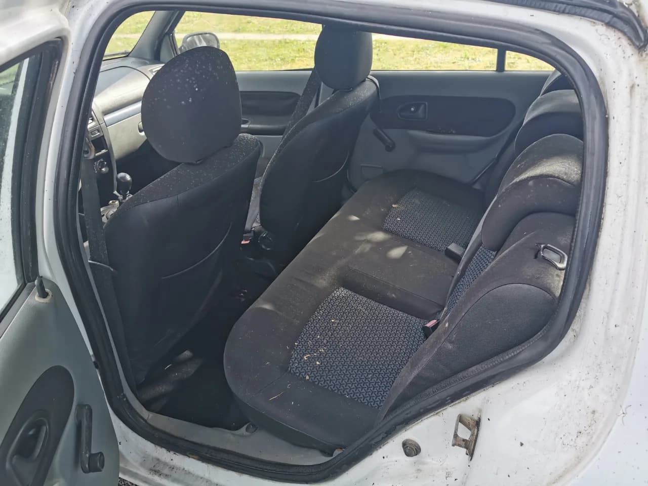 Renault clio 1 4 benzina an 2007 – fotografia 7 din 7
