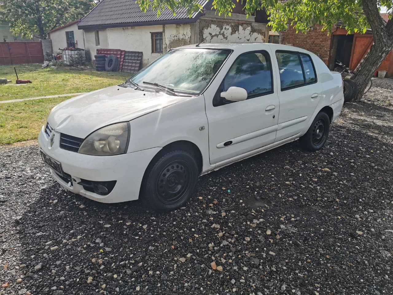 Renault clio 1 4 benzina an 2007 – fotografia 2 din 7