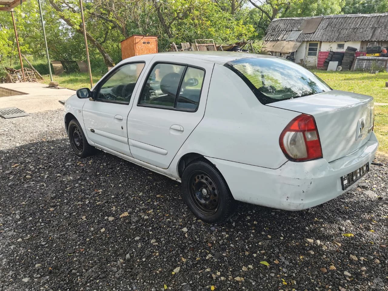 Renault clio 1 4 benzina an 2007 – fotografia 4 din 7