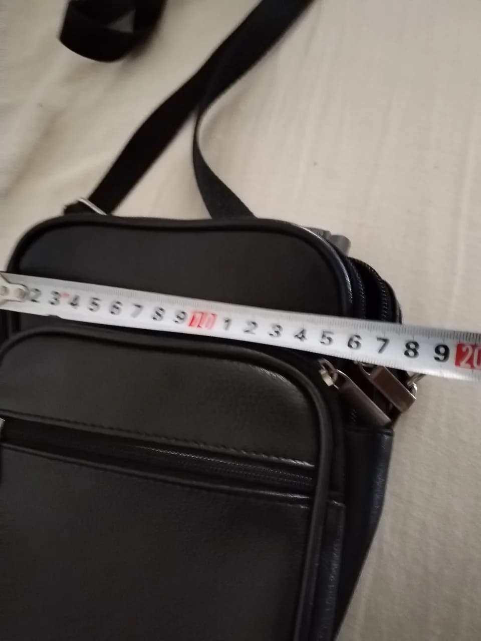Geantă bărbați din piele neagră – fotografia 4 din 6
