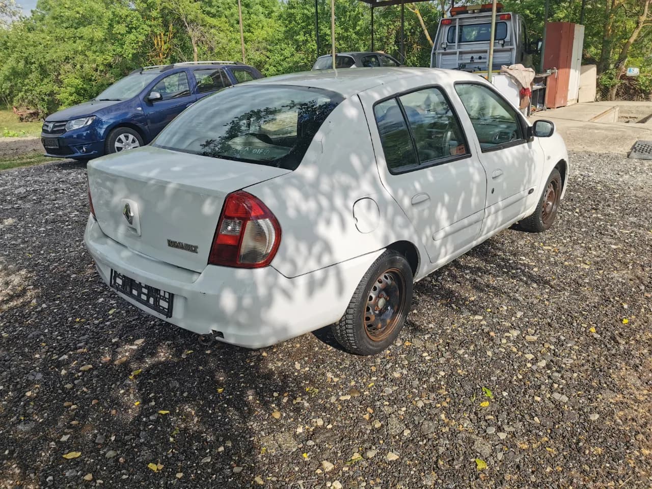 Renault clio 1 4 benzina an 2007 – fotografia 3 din 7