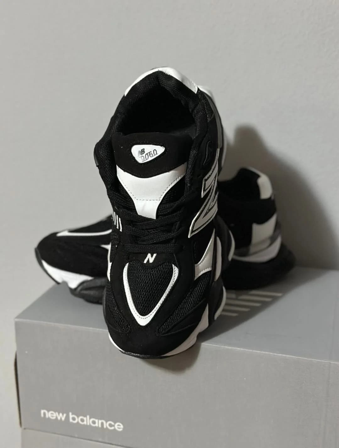 NB 9060 BLACK&WHITE – fotografia 3 din 5