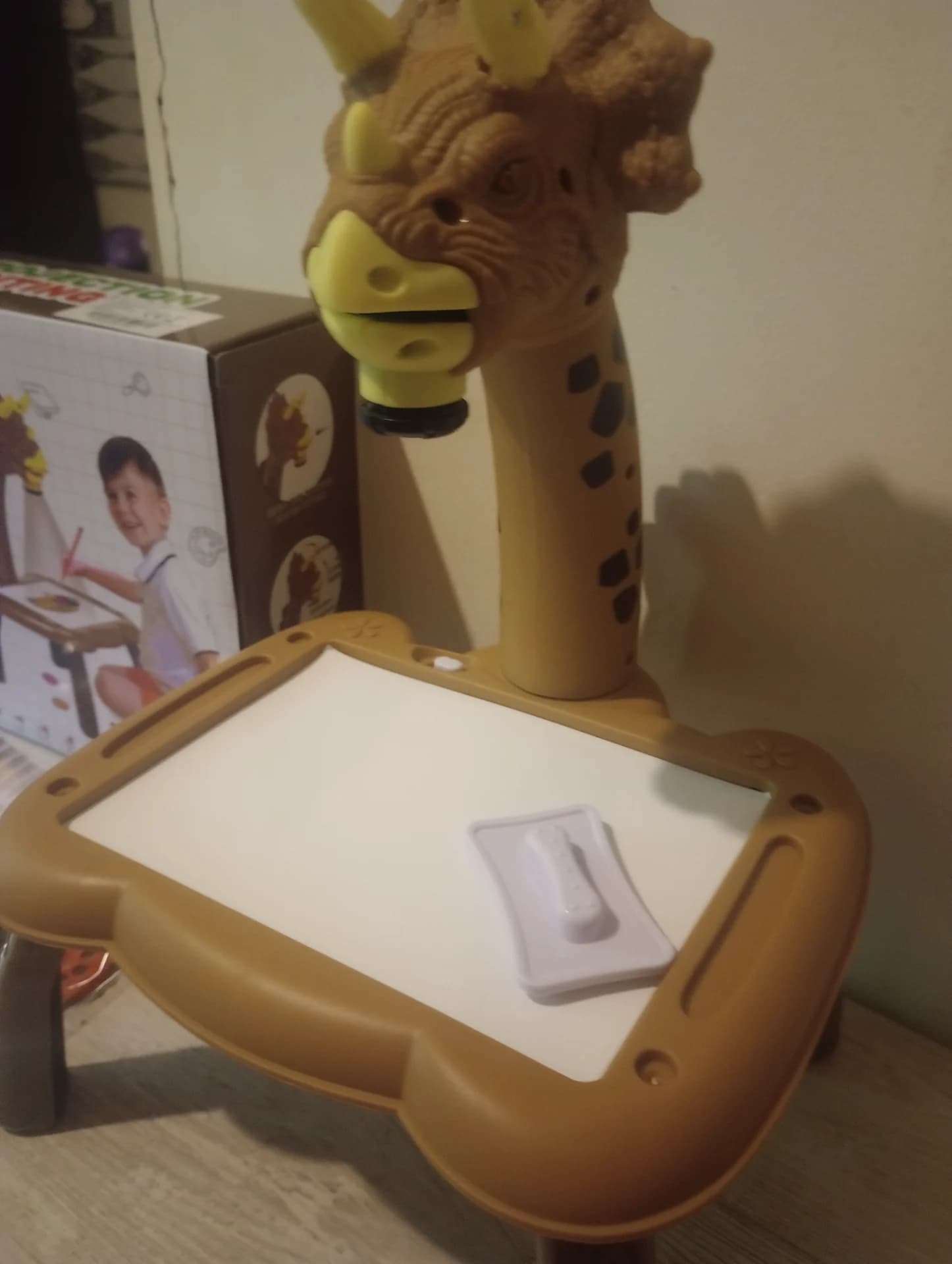 Masa de desen pentru copii – fotografia 4 din 6
