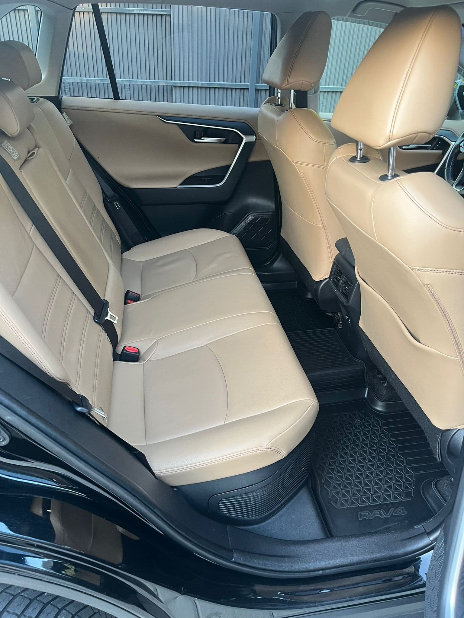 Toyota Rav 4 hibrid – fotografia 8 din 8