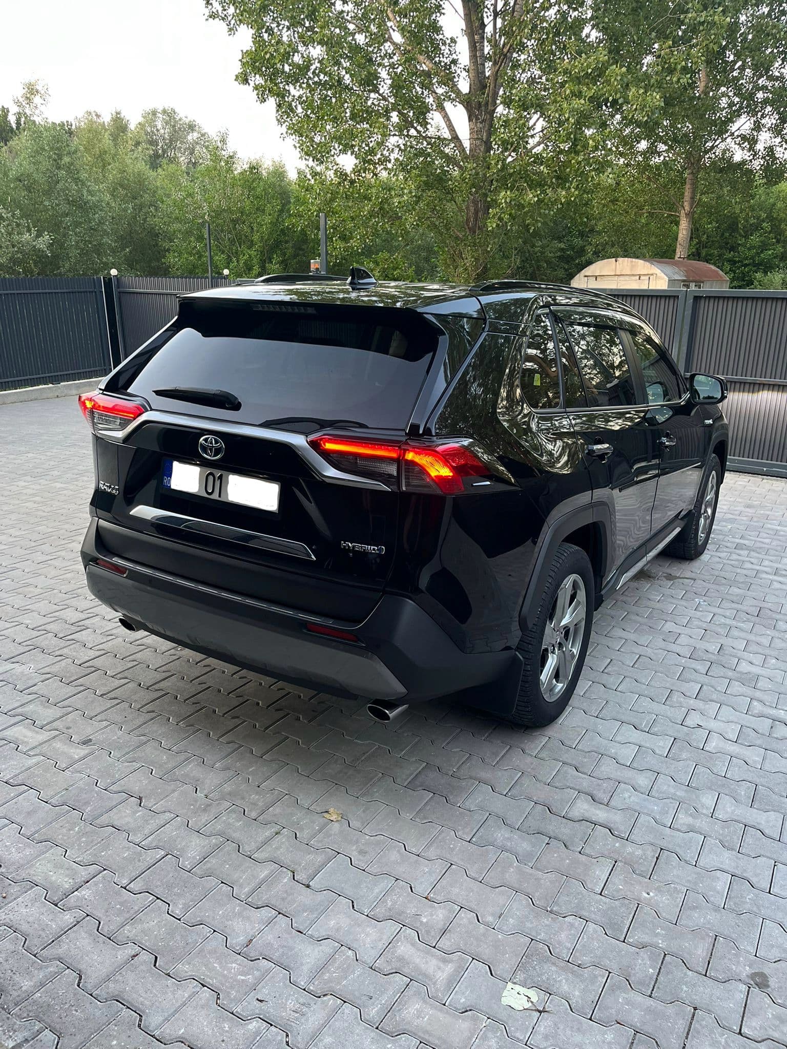 Toyota Rav 4 hibrid – fotografia 3 din 8