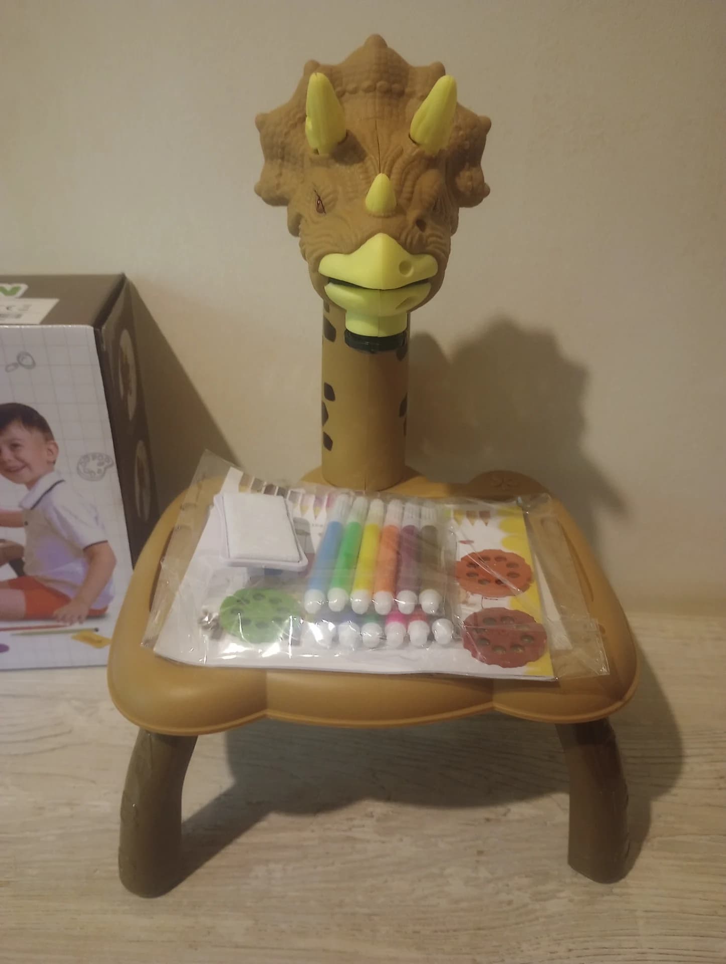 Masa de desen pentru copii – fotografia 2 din 6