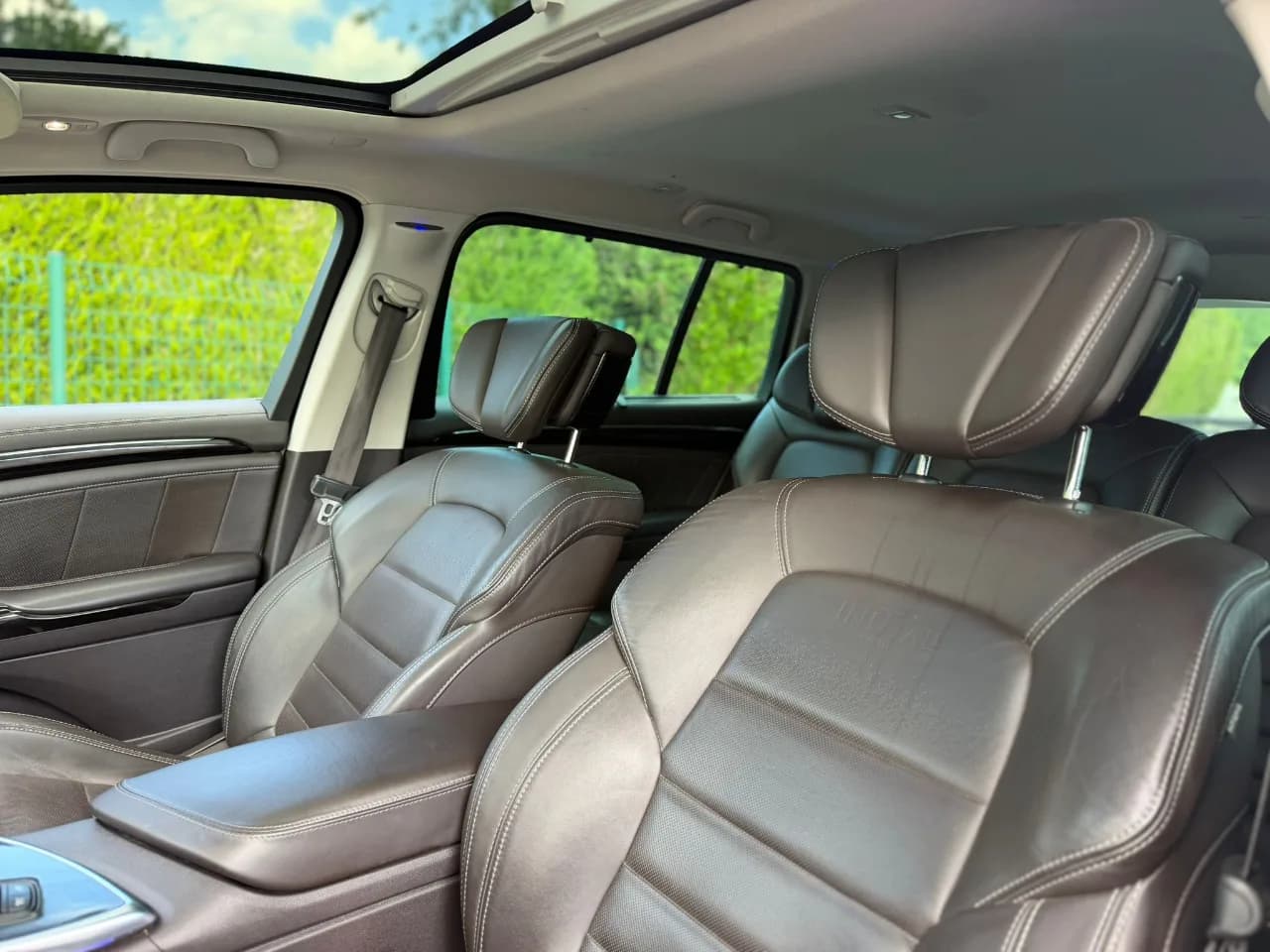 Renault Espace Inițiale Paris – fotografia 3 din 8