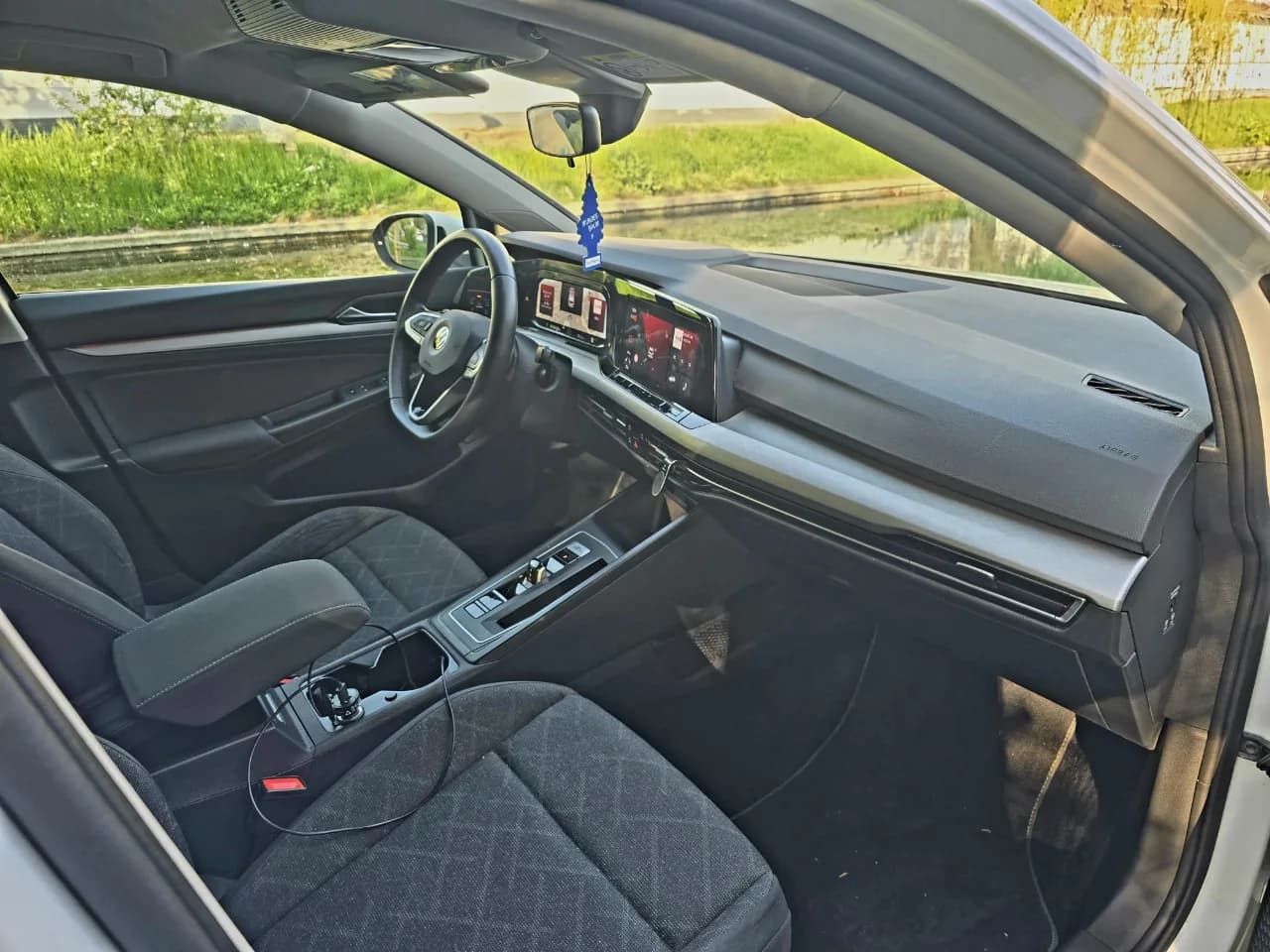 Vw Golf 8 diesel 2.0 Dsg – fotografia 6 din 6