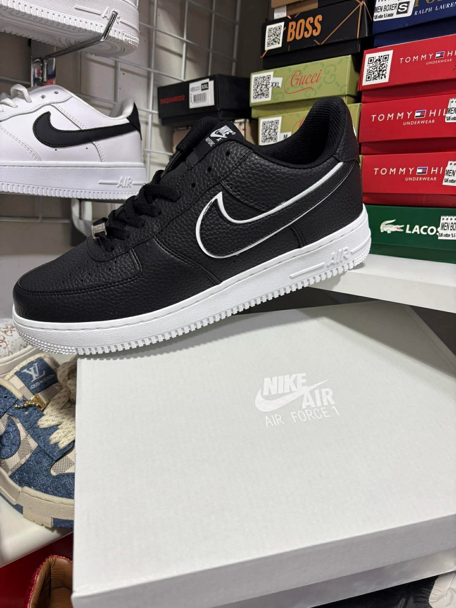 NIKE AIR FORCE 1 LOW BLACK & WHITE – fotografia 3 din 6