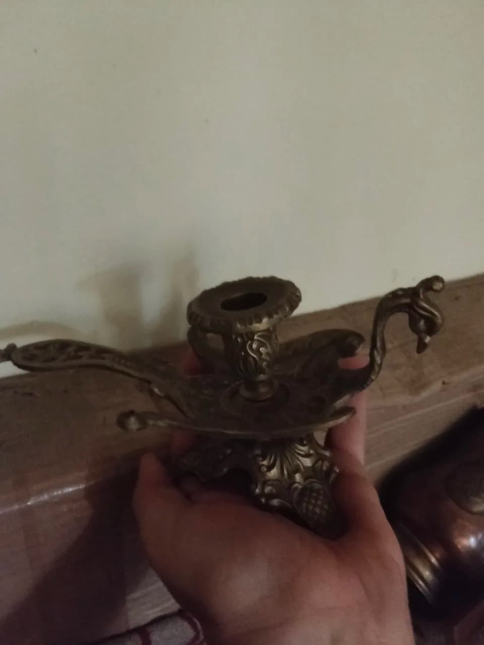 sfeșnic bronz antik – fotografia 3 din 3